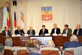 Депутаты Волгодонской городской Думы приняли отставку главы администрации Сергея Макарова